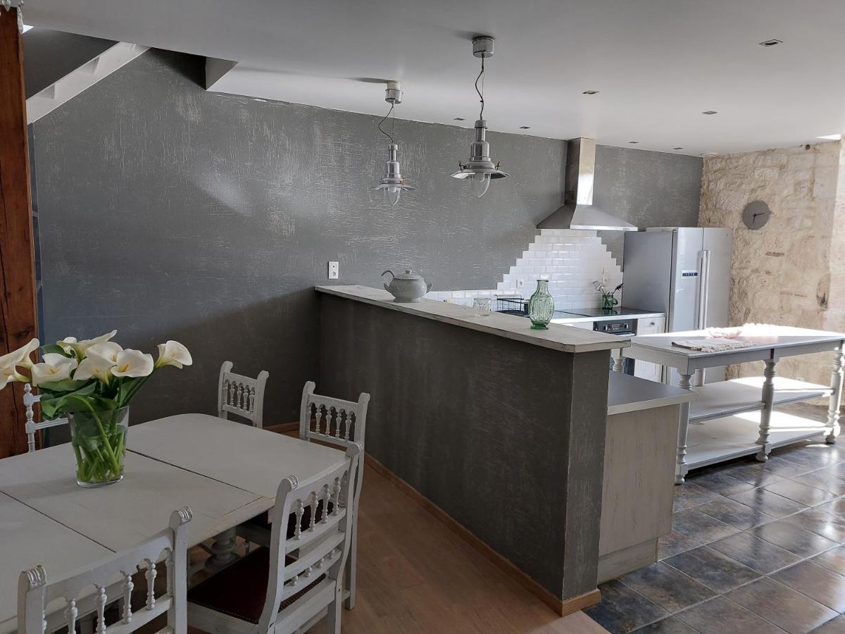 L'Appartement De La Maison Bleue 维勒雷阿勒 外观 照片
