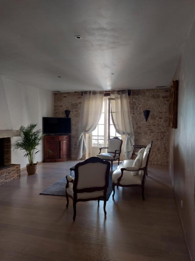 L'Appartement De La Maison Bleue 维勒雷阿勒 外观 照片
